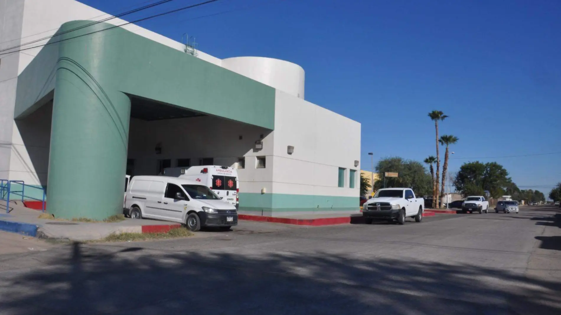 Policías Ministeriales acudieron la mañana del domingo al Hospital General para tomar nota del deceso de Armando